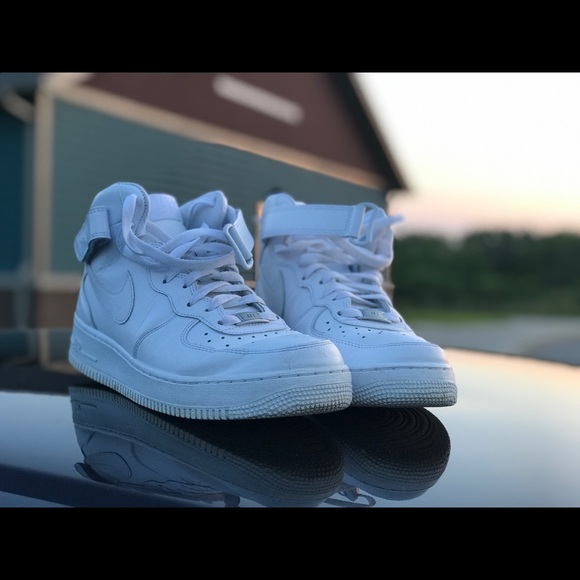 Air Force 1’s - Picture 3 of 3